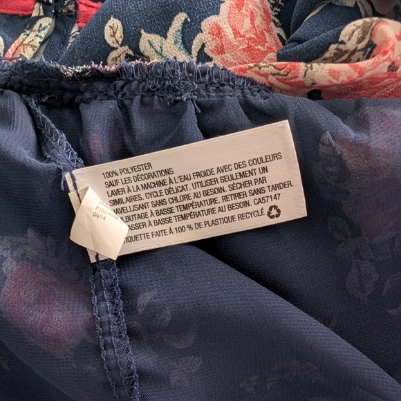 Beautiful flower print blouse top - Picture 11 of 11